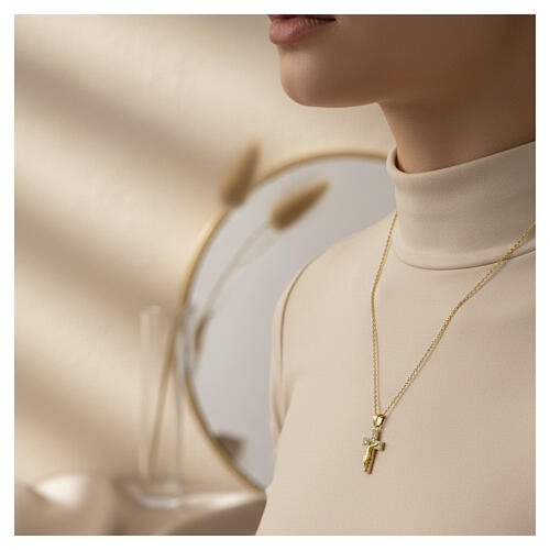 Collana con croce a pendente dorata con strass 2