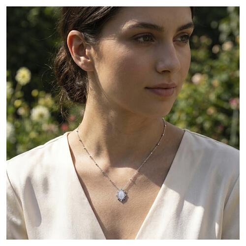 Collana Madonna Miracolosa Amen in ottone rodiato pietre bianche 2