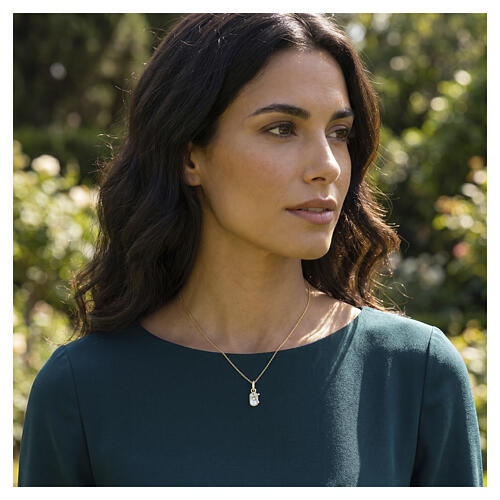 Collier Amen en laiton doré, nacre blanche et zircons blancs 2