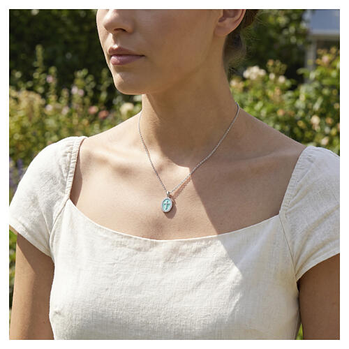 Collier Amen croix émail bleu-vert clair laiton rhodié zircons blancs 2