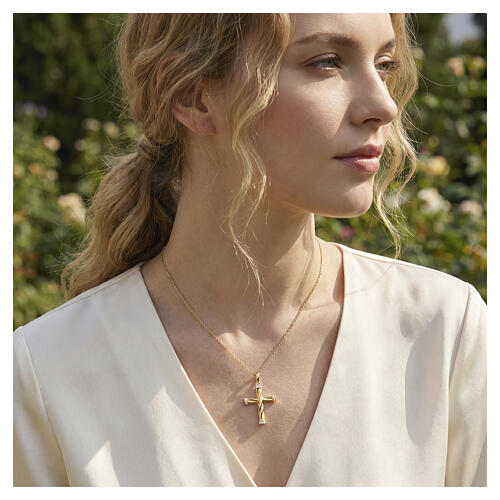 Collier en laiton doré AMEN croix tressée zircons blancs 2
