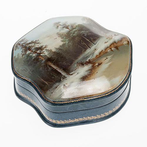 Box in papier-mâché and mother of pearl "Winter Landscape" 1