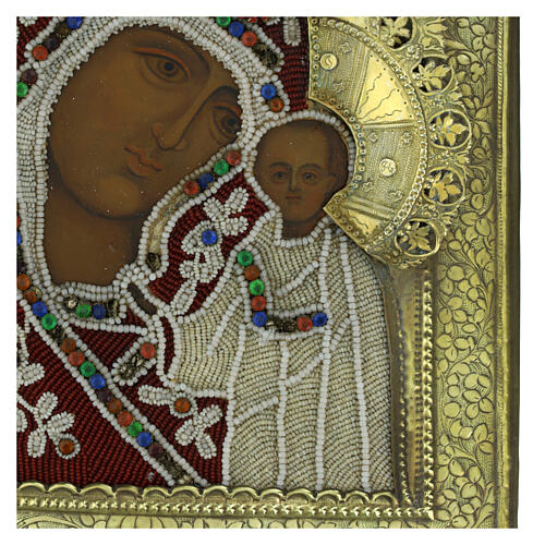 Icona russa XIX secolo Madonna di Kazan basma ottone e ricamo onorifico 31,5x26,5 cm 5