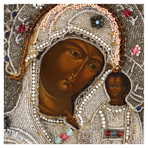 Icona Russa antica Madonna di Kazan con ricamo onorifico perle iris 27x23.5 cm fine XIX secolo 3