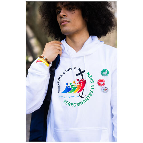 Sudadera blanca capucha kit del peregrino impresión en color Jubileo 2025 4