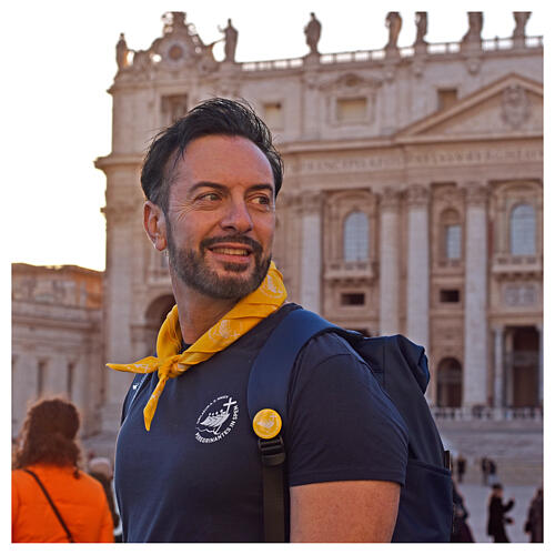 Foulard giallo kit del pellegrino Giubileo 2025 2