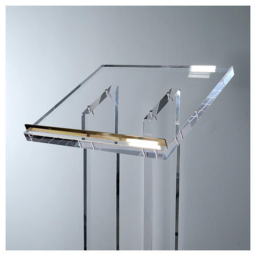 Molina lectern in perspex 2