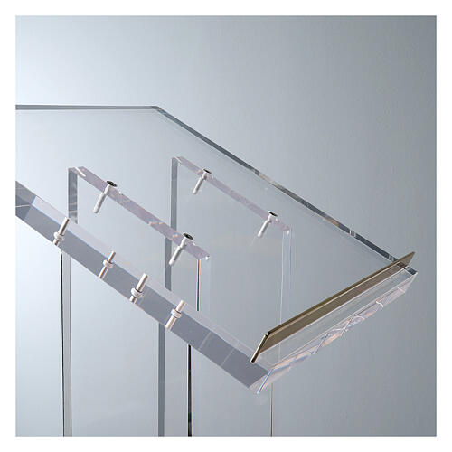 Molina lectern in perspex 3
