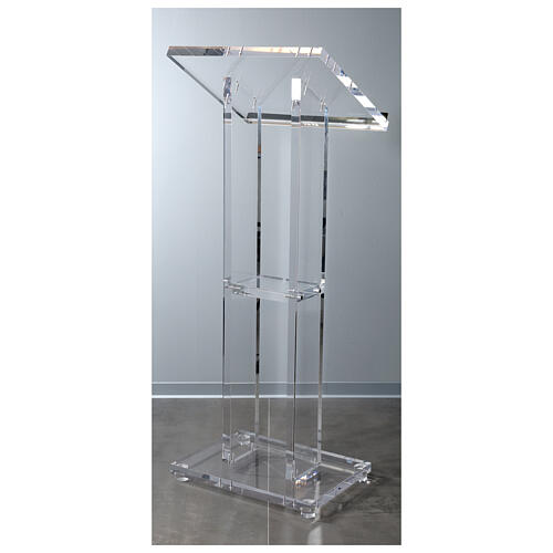 Molina lectern in perspex 6
