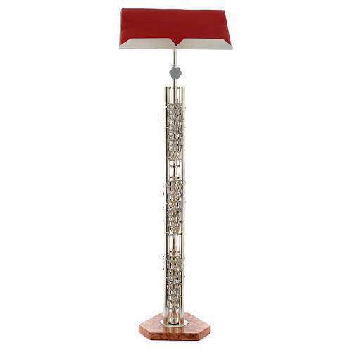 Pulpit wolnostojący z mosiądzu posrebrzanego z marmurową podstawą i stylizowanym zdobieniem 1