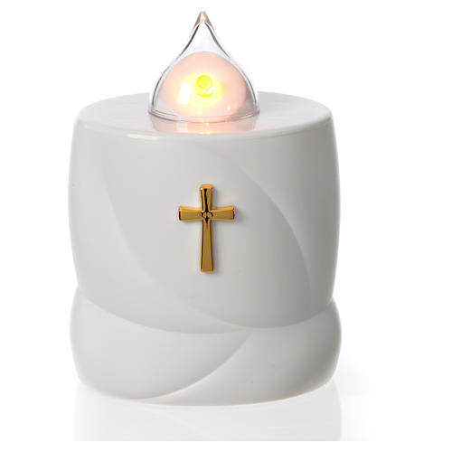 Kerze Lumada weiß mit Kreuz und flackernder Echt-Flamme gelb 1