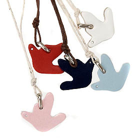 Dove pendant in leather, various colours