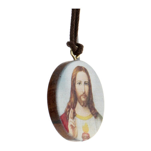 Medalla redonda de madera de olivo imagen de Jesús. 2