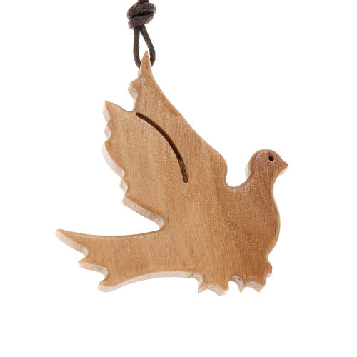 Medal dove with open wings olive wood 1