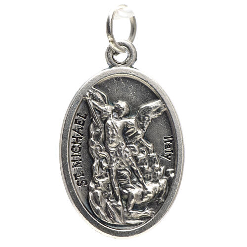 Medalla devocional de San  Miguel de metal oxidado 20mm. 1