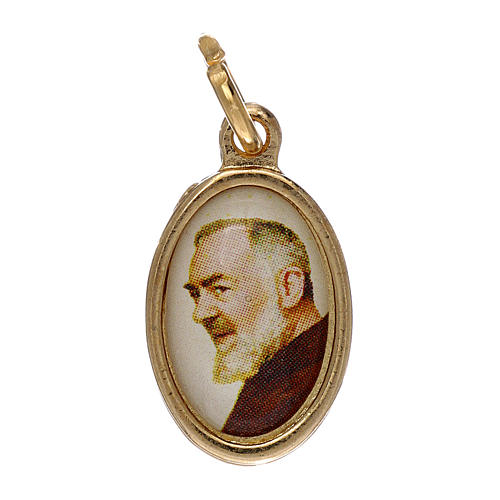 Medalla Padre Pío de Pieltrecina metal dorado con resina 1
