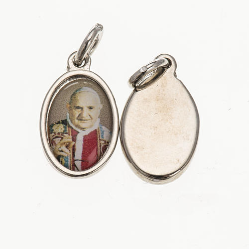 Medalla Papa Juan XXIII metal plateado resina 1,5x1cm 1