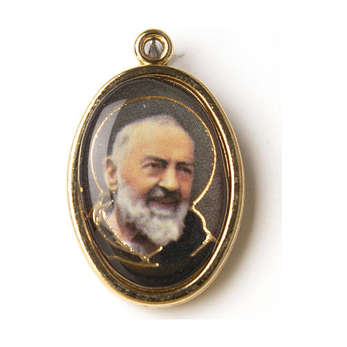 Golden medal with resin image of Saint Pio in resin 1