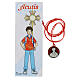 Pendentif Carlo Acutis fond rouge 20 mm s1