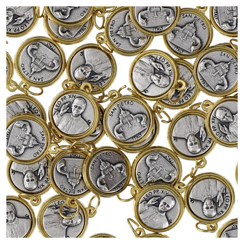 Colgante Papa León XIV redondo 15 mm zamak plateado borde dorado 3