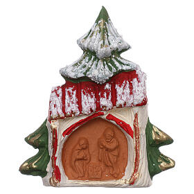 Magnet aus Terrakotta von Deruta mit schneebedecktem Weihnachtsbaum, Häuschen und Christi Geburt