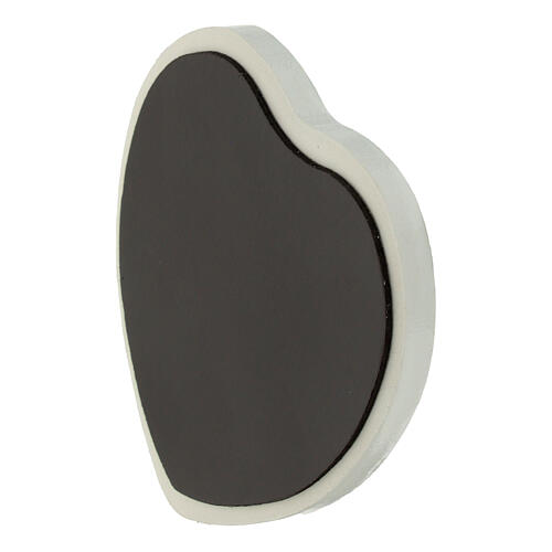 Heart-shaped magnet with Jubilee 2025 official logo in Latin 2