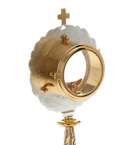 Monstrance with bay leaves 9