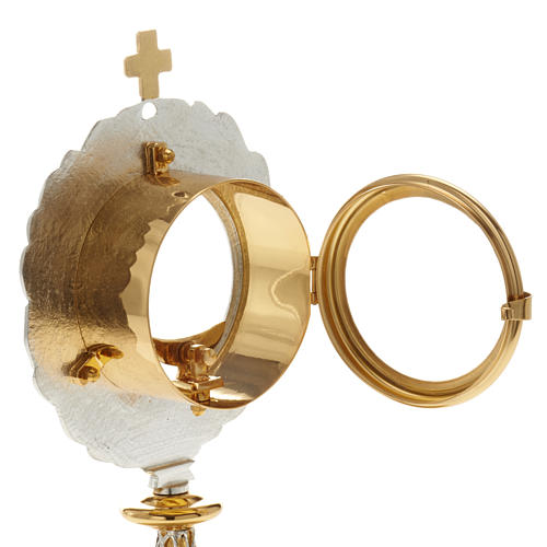 Monstrance with bay leaves 10