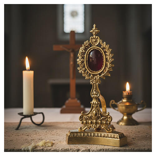 Reliquary in gold-plated brass with base 2