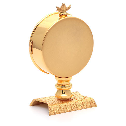 Eucharistic pyx for 10cm host in golden brass 3