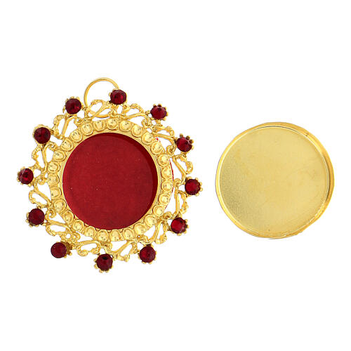 Gold plated round reliquary of 800 silver and red crystals 3.5 cm 2