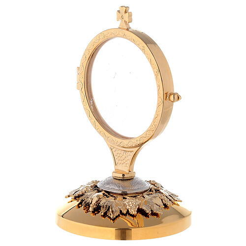 Golden monstrance with grapes and leaves decoration on the base, h. 15 cm 2