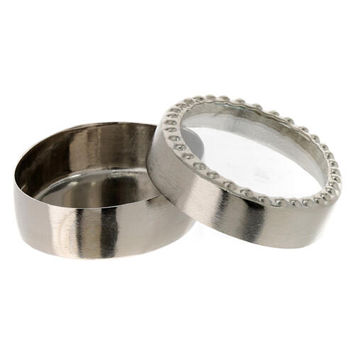 Wandreliquiar oval aus silberfarbenem Messing mit Perlendekor – Höhe 6 cm 2