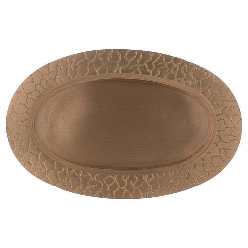 Candle holder plate with wrought edge in gold-plated brass 1