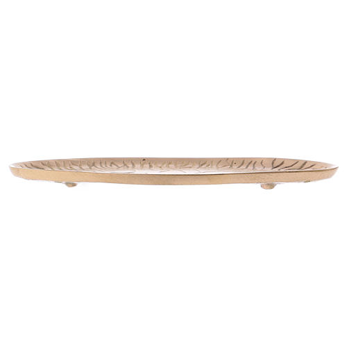 Oval candle holder plate in golden brass with incisions 2