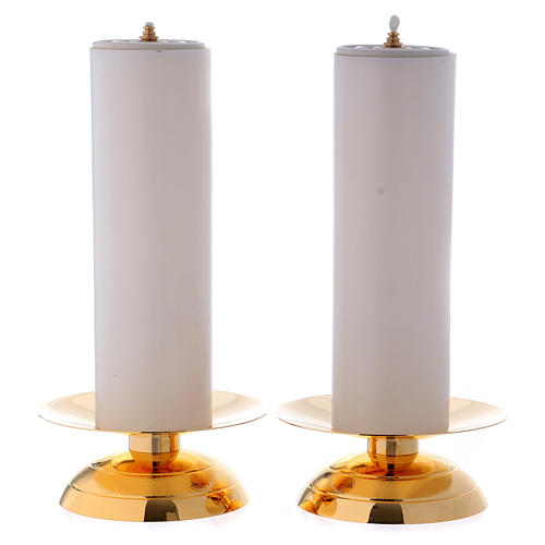 Couple of candle holders with liquid candles 3