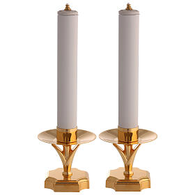 Candelabro con vela falsa y cartuchos