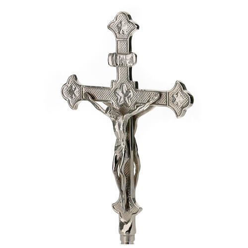 Crucifixo de mesa latão prateado h 35 cm base tripé 2