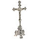 Crucifixo de mesa latão prateado h 35 cm base tripé s7
