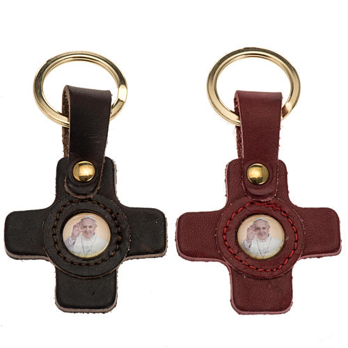 Schlüsselanhänger aus Leder kreuzförmig mit Bild vom Papst Franziskus 1