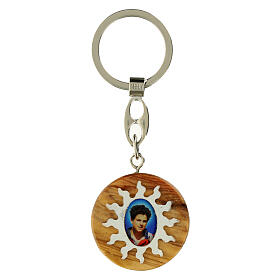 Key ring of Carlo Acutis, olivewood medal of 1.4 in, white rays