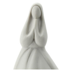 Skulptur aus weißem Porzellan Madonna mit gefalteten Händen, 16 cm
