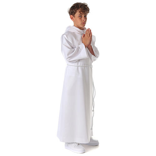 Erstkommunionalbe, unisex, mit Stickerei, die ein Taukreuz zeigt 8