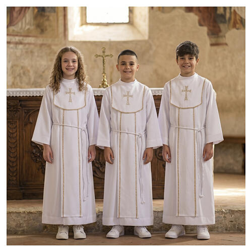 First Communion alb with honeycomb embroidery 2