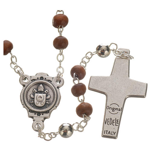 Pope Francis: rosary and cross 3