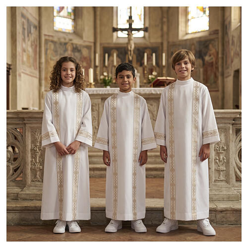 Strój do Pierwszej Komunii brzeg złoty stójka wysoka 2