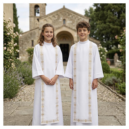 Erstkommunionalbe aus Polyester Skapulier mit Goldborte und hohem Stehkragen 2