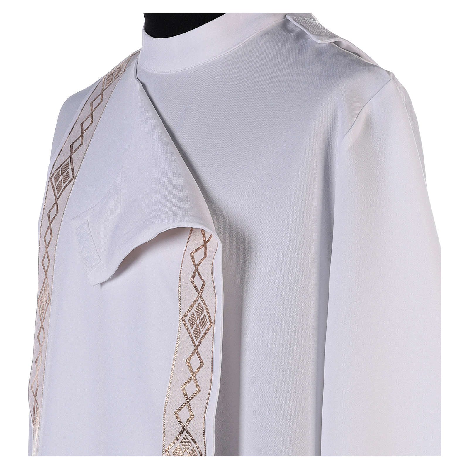 Tunica Prima Comunione Con Piegoni E Bordo Oro 3 Cm – Tessuto Vaticano 100% Poliestere – Croce In Legno Inclusa – Taglie Da 100 A 135 Cm