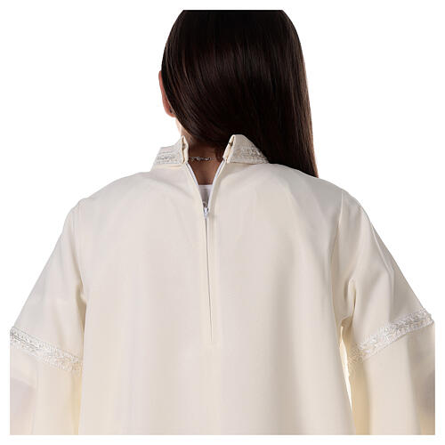 Aube Première Communion couleur ivoire broderie blanche pour fille 11