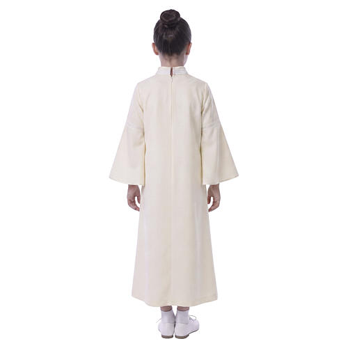 Túnica Primeira Comunhão cor de marfim bordado branco para menina 9